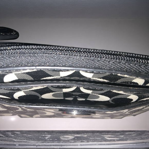 Coach Peyton Dream C Signature Medium Skinny Wallet-MSRP $129-EUC - Picture 6 of 6